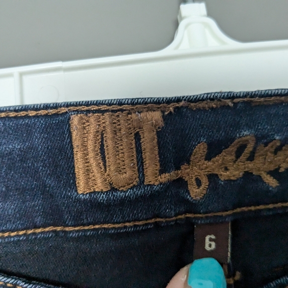 Kut from the Kloth size 6 Catherine boyfriend jeans in dark wash - Picture 3 of 6